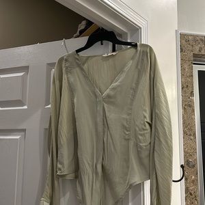 Long sleeve shirt with tie front